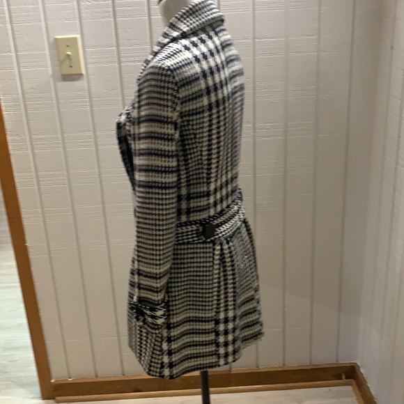 Coat - Picture 3 of 6